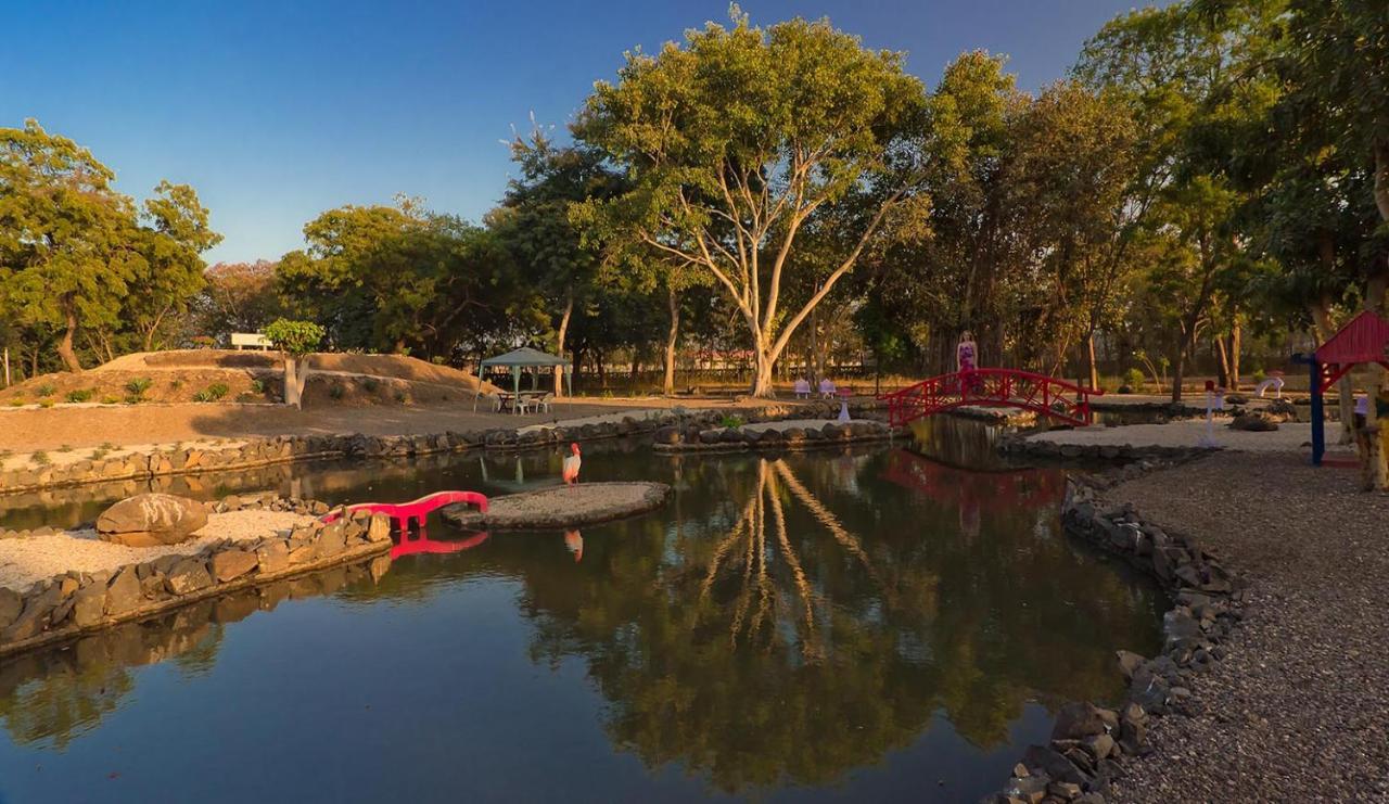Orchard Palace Gondal ภายนอก รูปภาพ